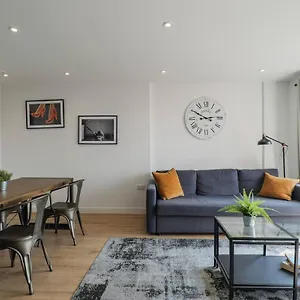 Centre Luxury - Free Parking & Balcony United Kingdom