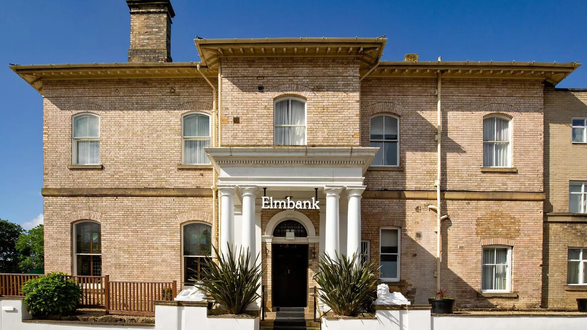 Elmbank York, Tapestry Collection By Hilton Hotel